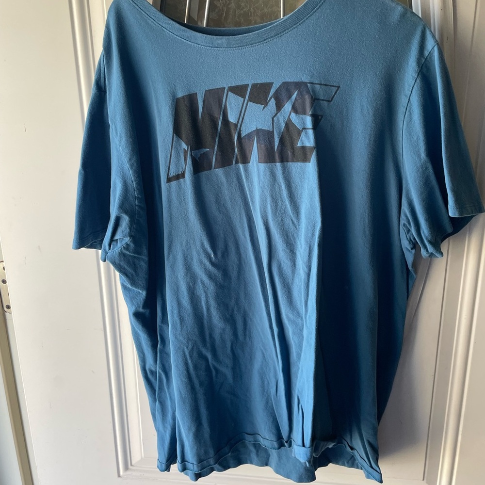 Nike Men's Blue T-Shirt